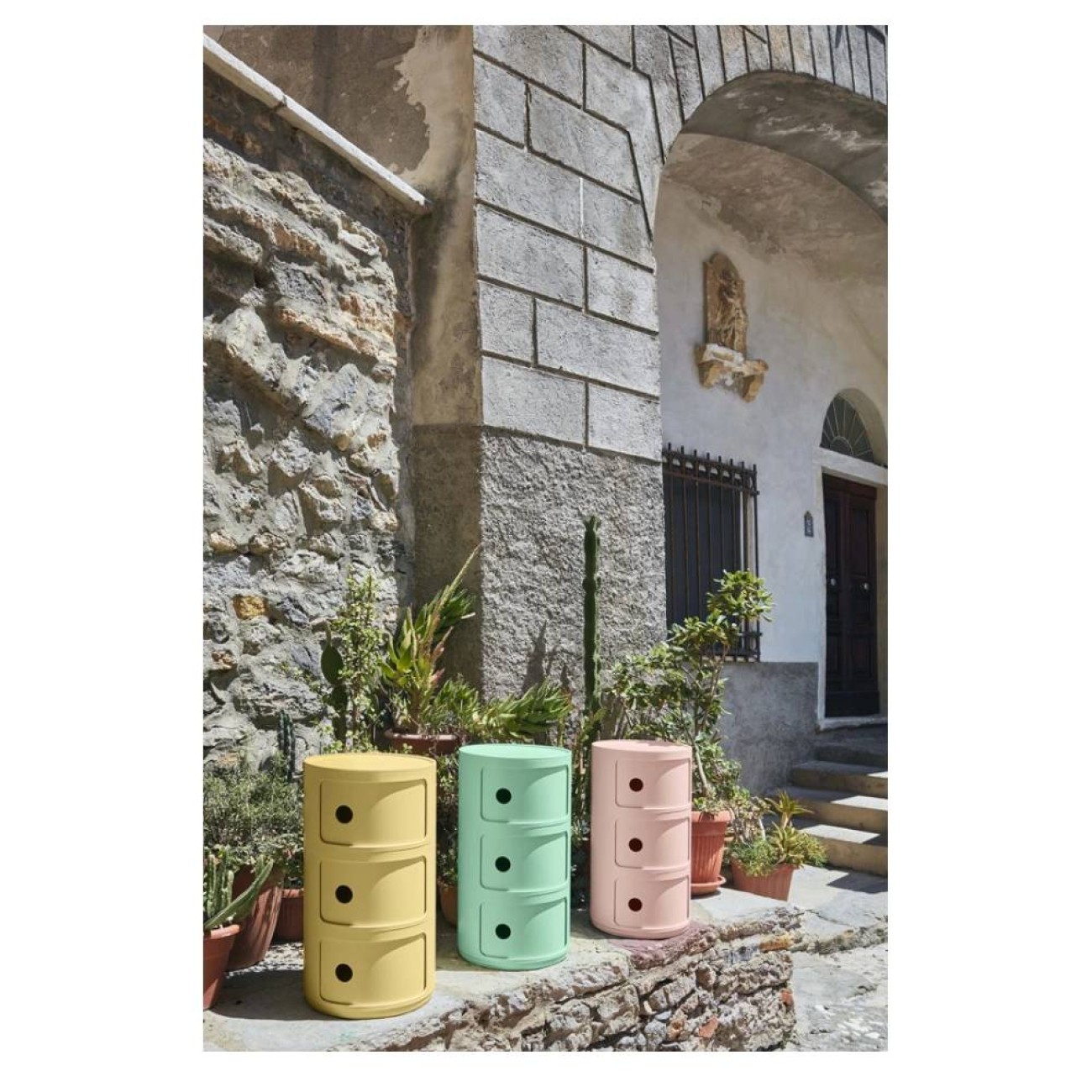 Kartell Συρταριέρα τριπλή πράσινη διάμετρος 32εκ. ύψος 58εκ. σειρά Componibili ΒΙΟ 
 Συρταριέρες