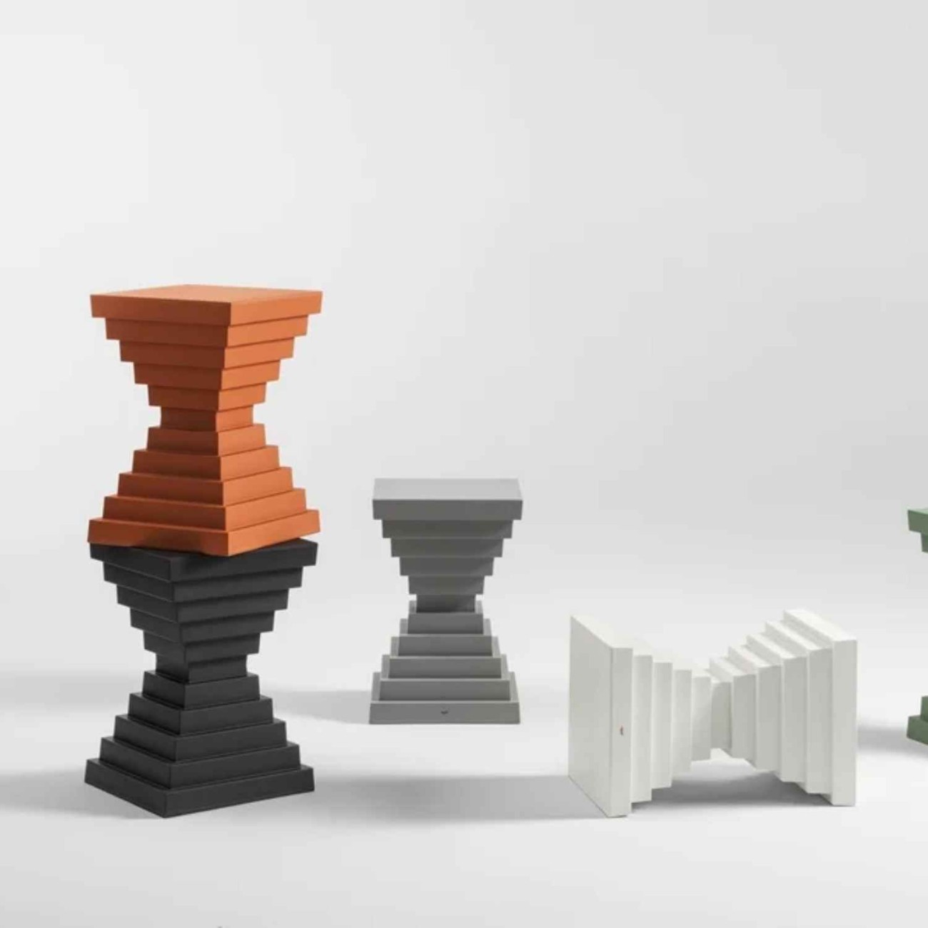 Kartell Σκαμπώ/τραπεζάκι white σειρά Ohoh Σκαμπό