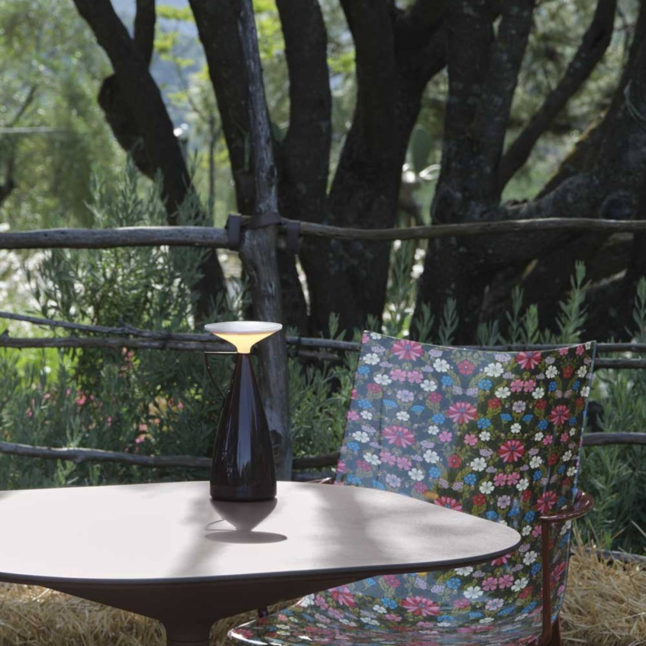 Kartell Λάμπα επαναφορτιζόμενη 23 εκ. μαύρη σειρά Camomille Φωτιστικά