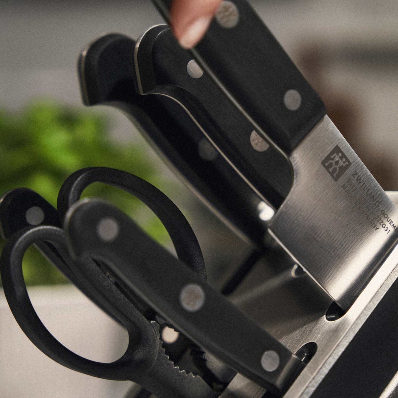 Zwilling J.A.Henckels Βάση μαχαιριών 7 τεμ. με ενσωματωμένο ακονιστήρι Anthracite σειρά Zwilling Gourmet Βάσεις Μαχαιριών