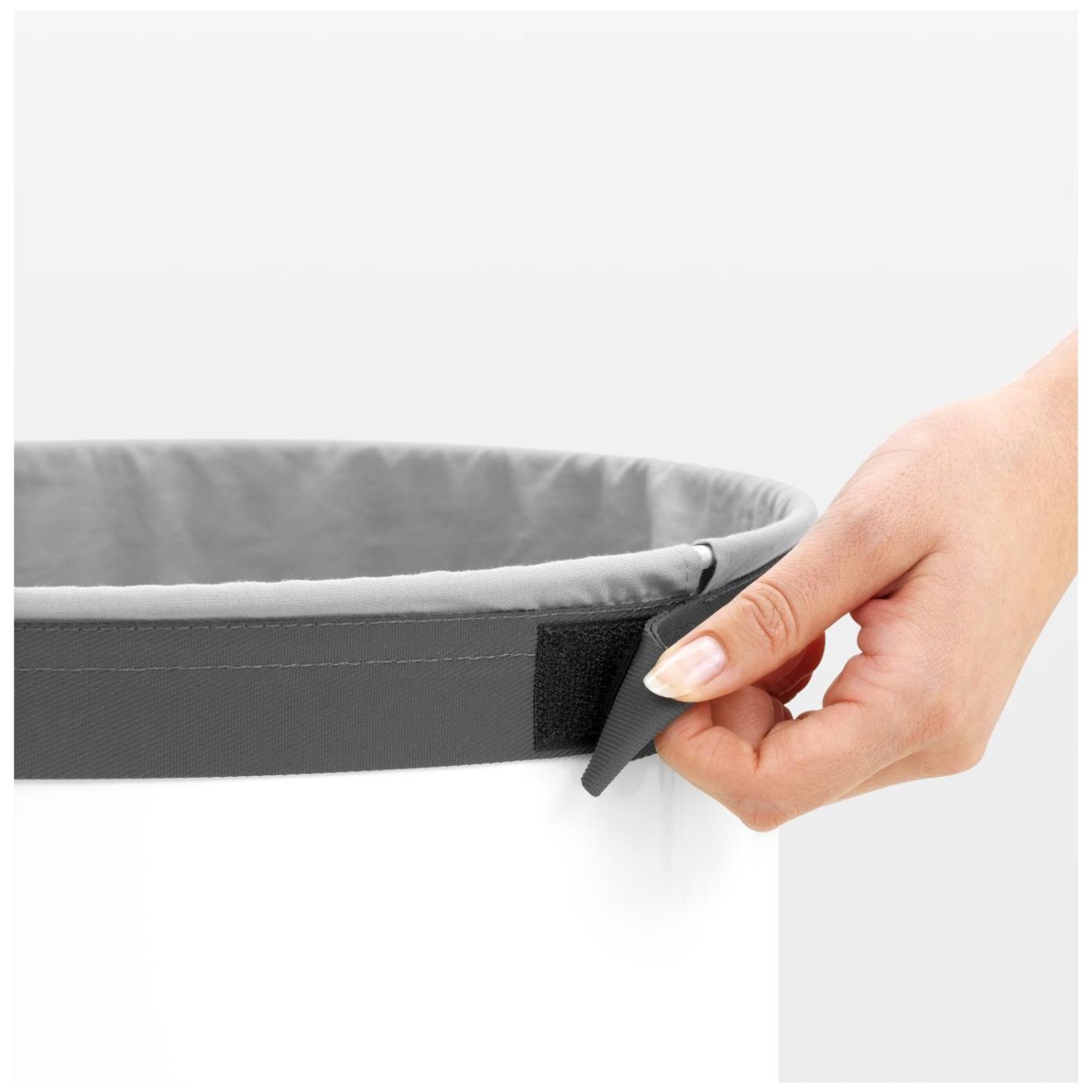 Brabantia Δοχείο απλύτων 60 λτ. White με ξύλινο καπάκι Κάδοι απλύτων