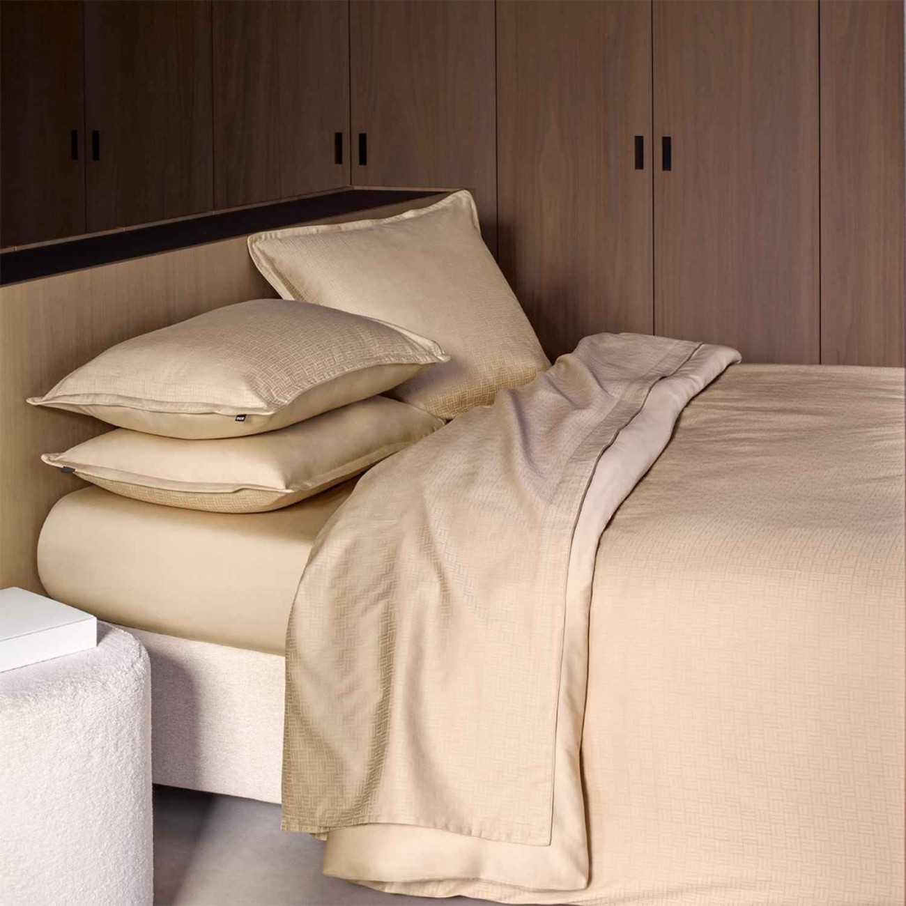 Hugo Boss Σετ σεντόνια 240x300εκ./270x300εκ. & 2 μαξιλαροθήκες 50x75εκ. Μπεζ σειρά Lattice Σεντόνια