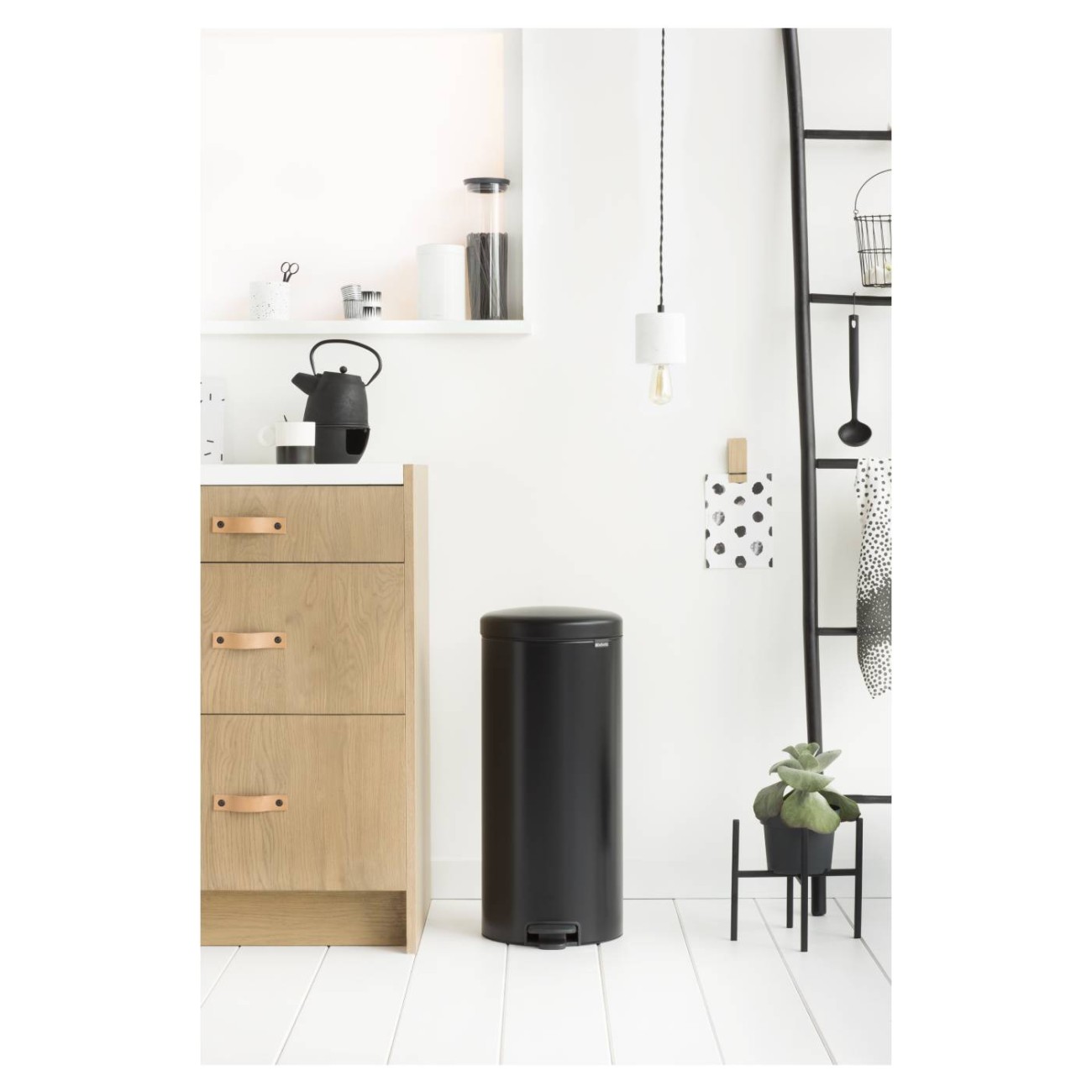 Brabantia Δοχείο απορριμάτων 30 λτ. Matt Black σειρά New Icon Κάδοι Κουζίνας