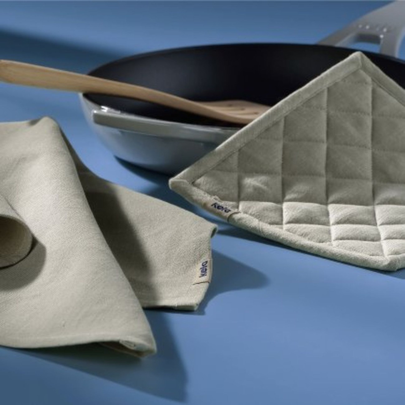 Kela Πιάστρα κουζίνας μπεζ 20x20cm σειρά Puro Πετσέτες/ Ποδιές