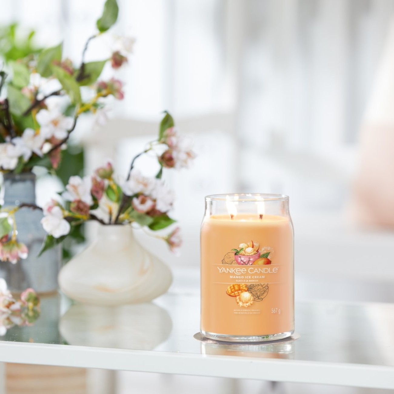 Yankee Candle Αρωματικό Κερί Signature σε Γυάλινο Δοχείο Large σειρά Mango Ice cream 
 Γυάλινα δοχεία Yankee Candle