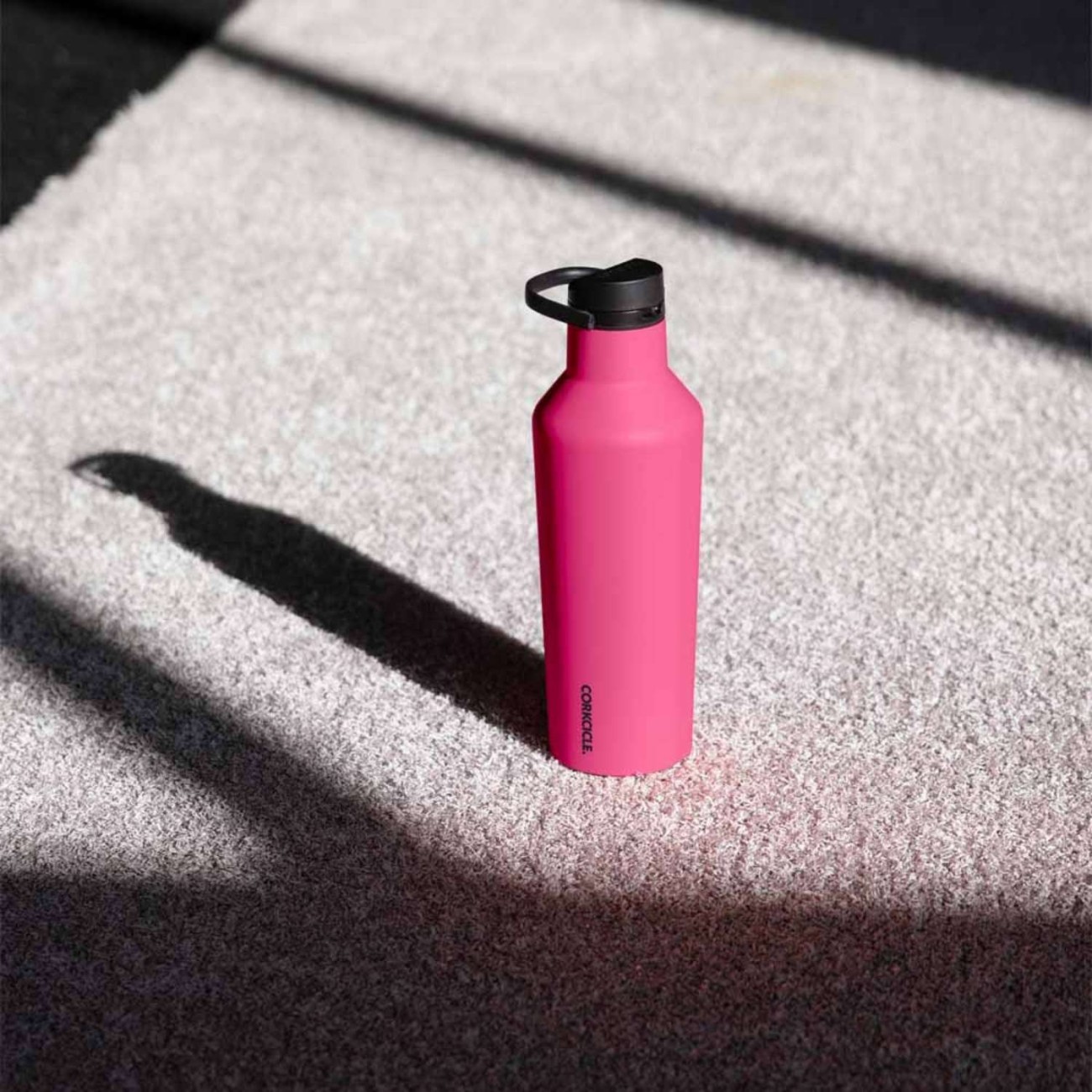 Corkcicle Ισοθερμικό μπουκάλι 590ML φούξια σειρά Sport Canteen Θερμός Κανάτες/Κούπες