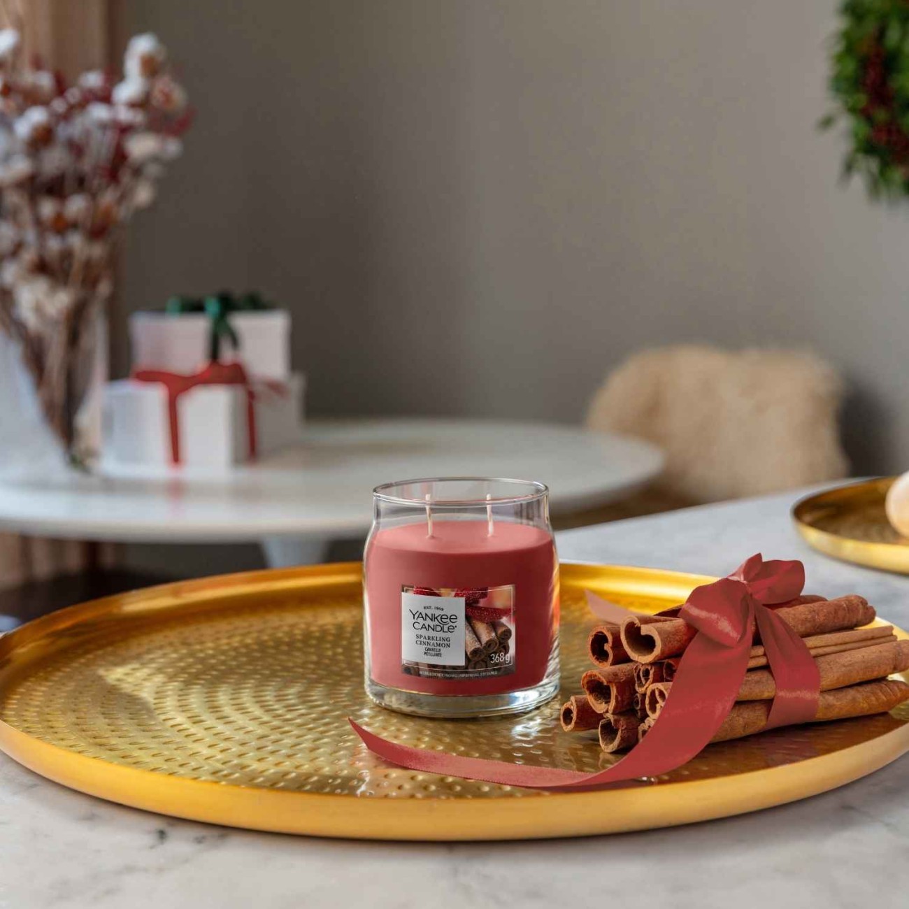 Yankee Candle Αρωματικό Κερί Signature σε Γυάλινο Δοχείο Medium σειρά Sparkling cinnamon (368γρ.) Χριστουγεννιάτικα