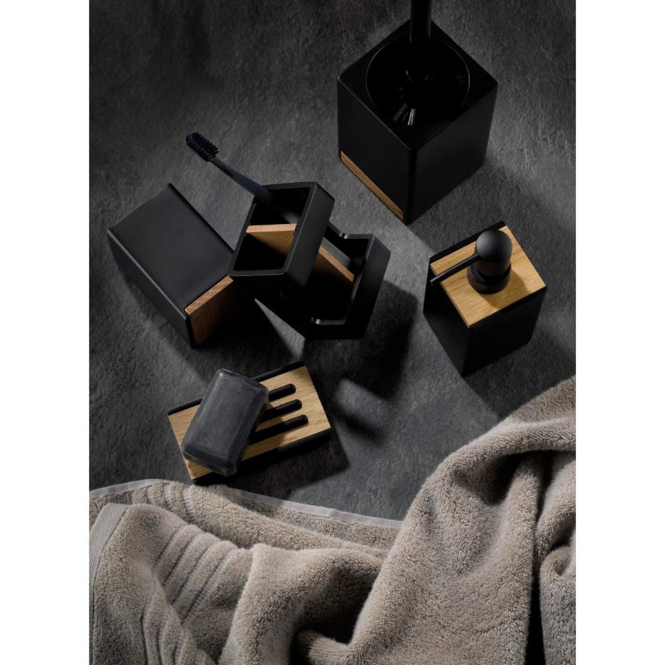 Kela Πιγκάλ 45,5cm με πλαστική λαβή σειρά Cube
 Αξεσουάρ Μπάνιου