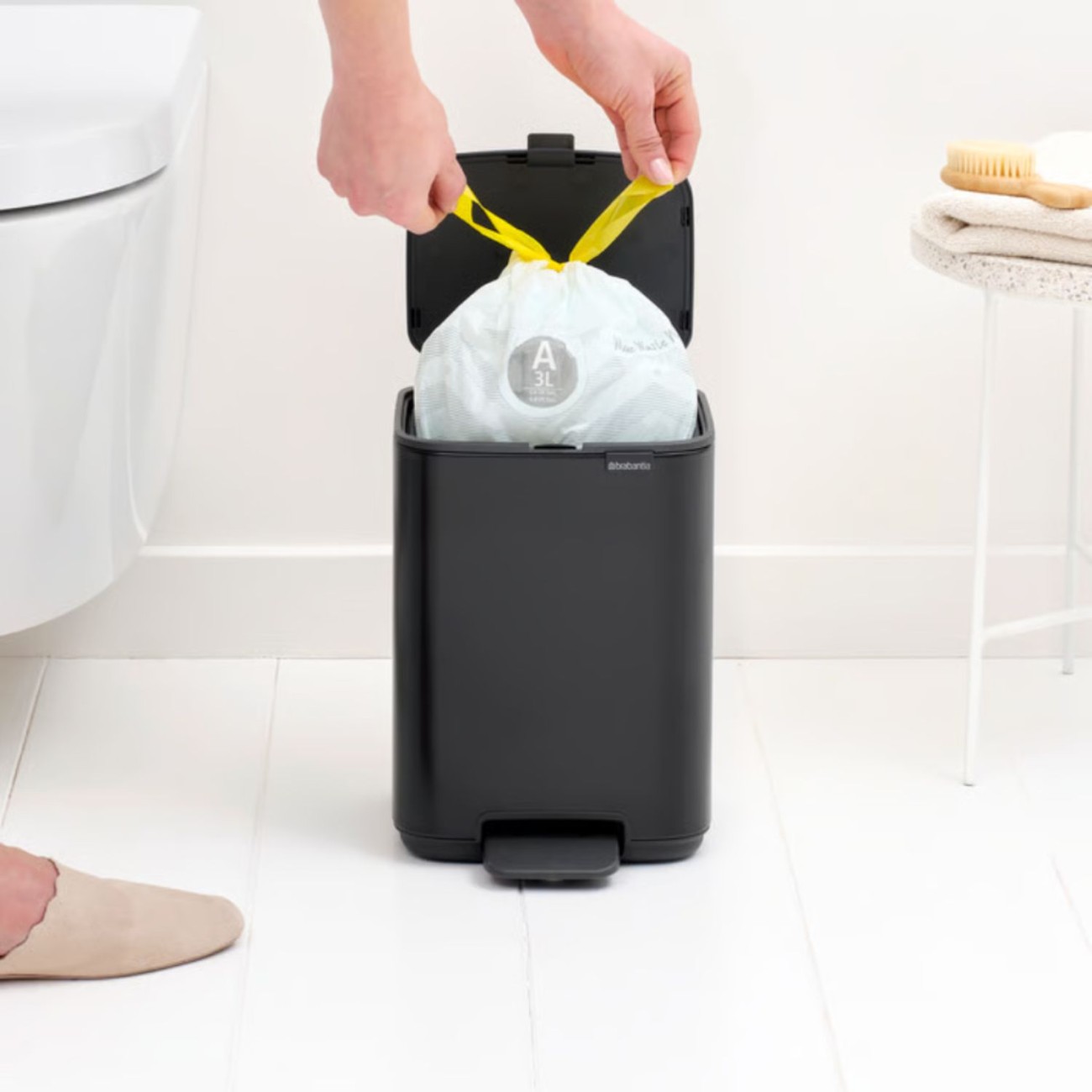 Brabantia Δοχειο Απορριμάτων 4Lt Matt Black σειρά Bo Κάδοι Απορριμμάτων 