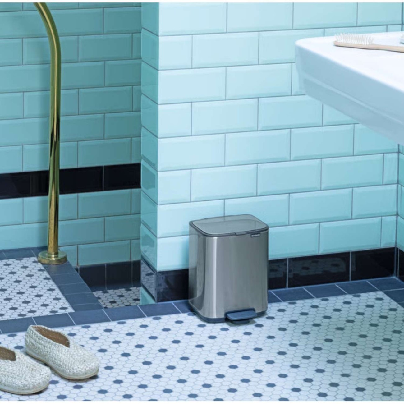 Brabantia Δοχείο Απορριμάτων 7lt Matt Steel Fingerprint Proof σειρά Bo Pedal Κάδοι Απορριμμάτων 