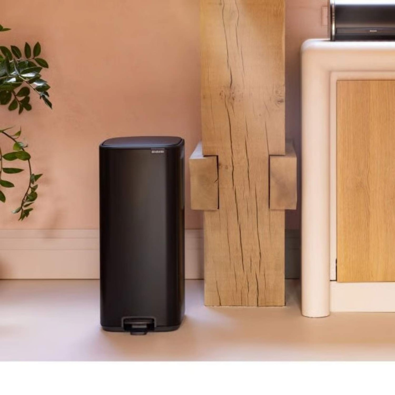 Brabantia Δοχειο Απορριμάτων 30Lt Matt Black σειρά Bo Κάδοι Κουζίνας