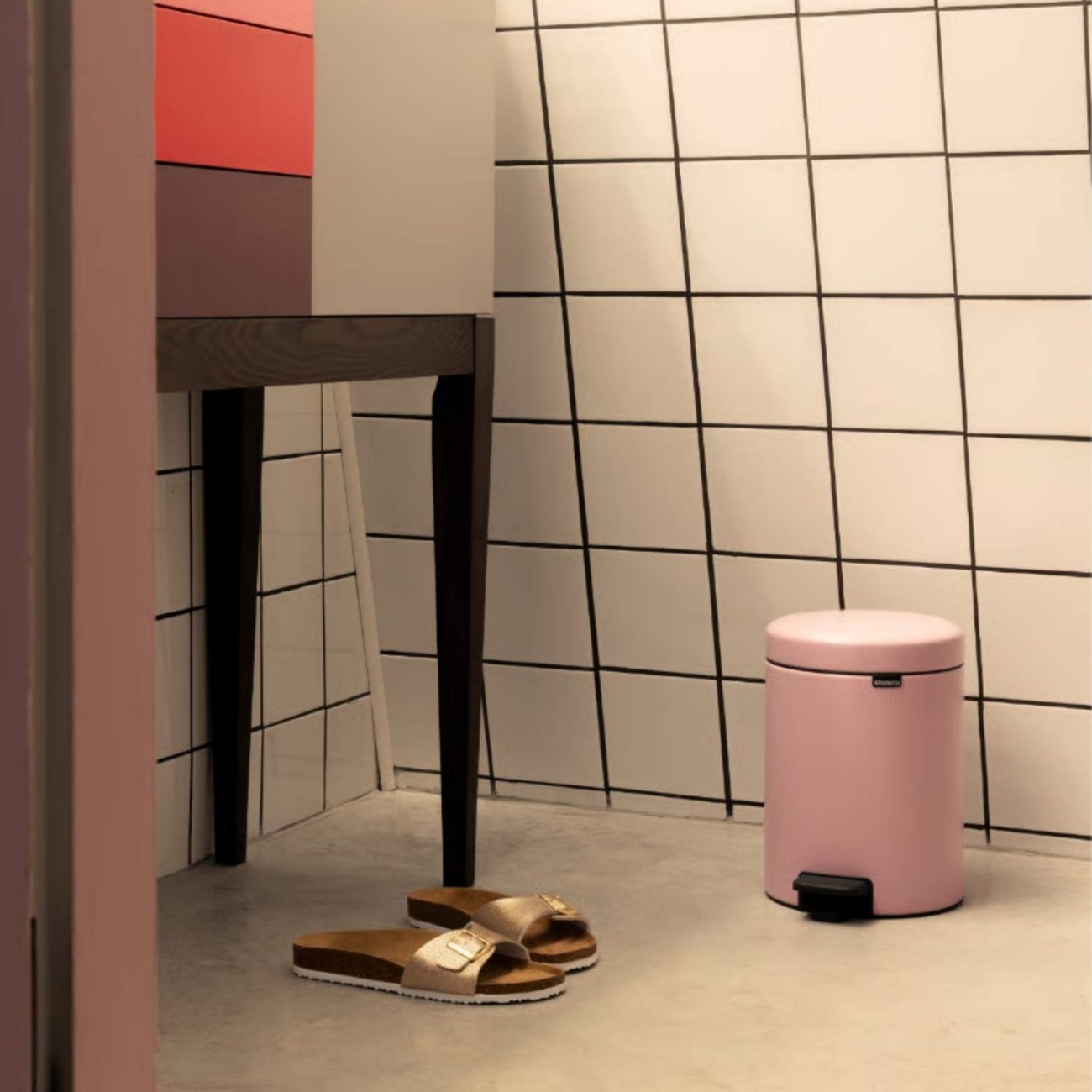 Brabantia Δοχειο Απορριμάτων 5Lt Lilac Pink σειρά Newicon Κάδοι Απορριμμάτων 