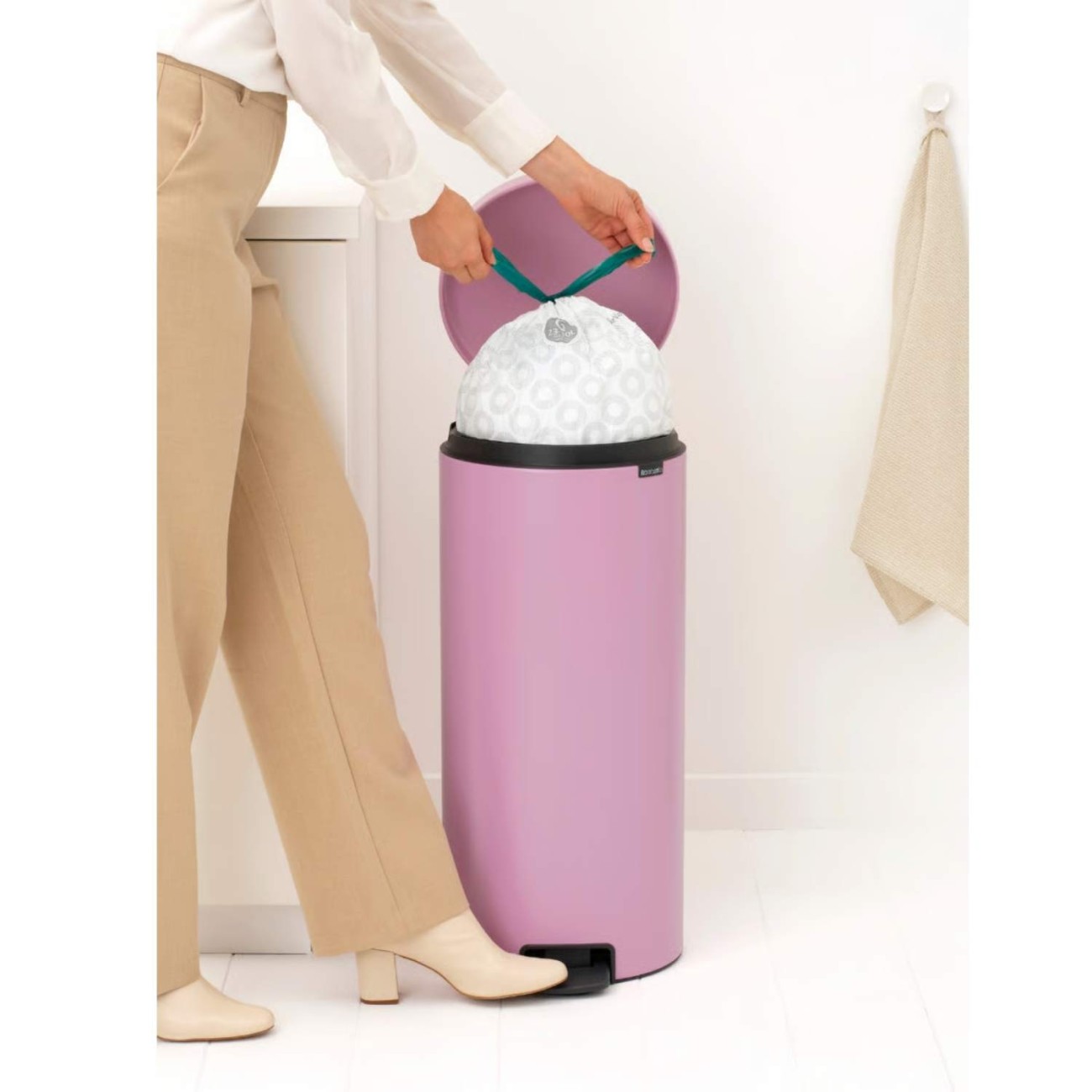 Brabantia Δοχείο απορριμμάτων 30 λτ. Lilac Pink σειρά New Icon Κάδοι Κουζίνας