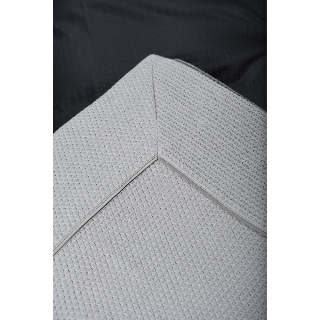 Valeron Κάλυμμα κρεβατιού πικέ 240Χ260εκ. ανθρακί σειρά Lisset Καλύμματα