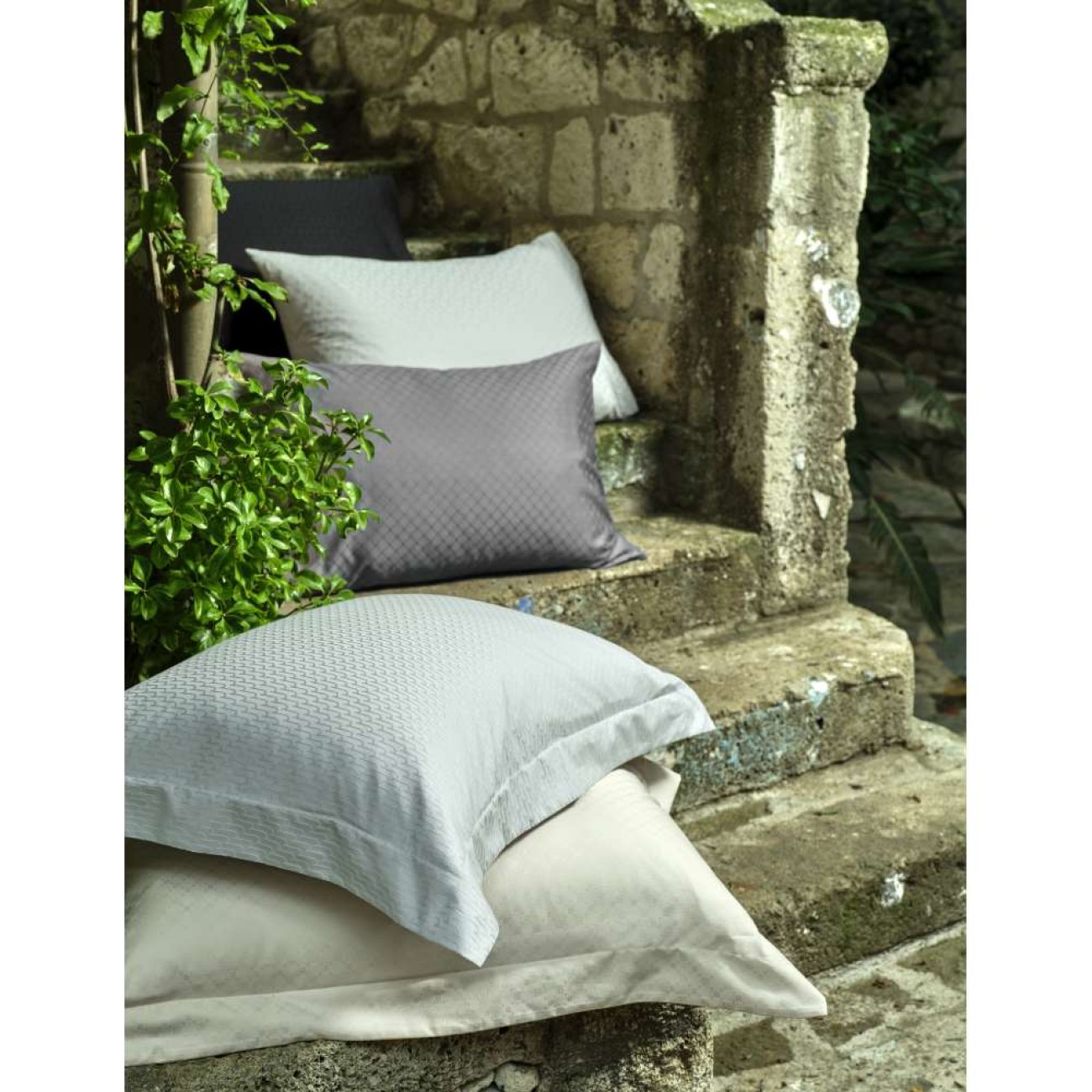 Valeron Σετ σεντόνια 240x260εκ/270x290εκ. & 2 μαξιλαροθήκες γκρι ανοικτό σειρά Savio Σετ σεντόνια