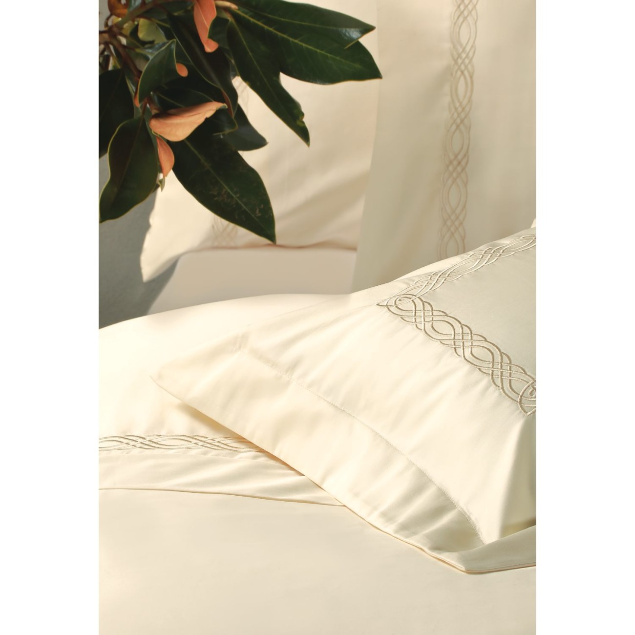 Valeron Σετ σεντόνια 240x260εκ/270x290εκ. & 2 μαξιλαροθήκες εκρού/μπεζ σειρά Halcyon Σεντόνια