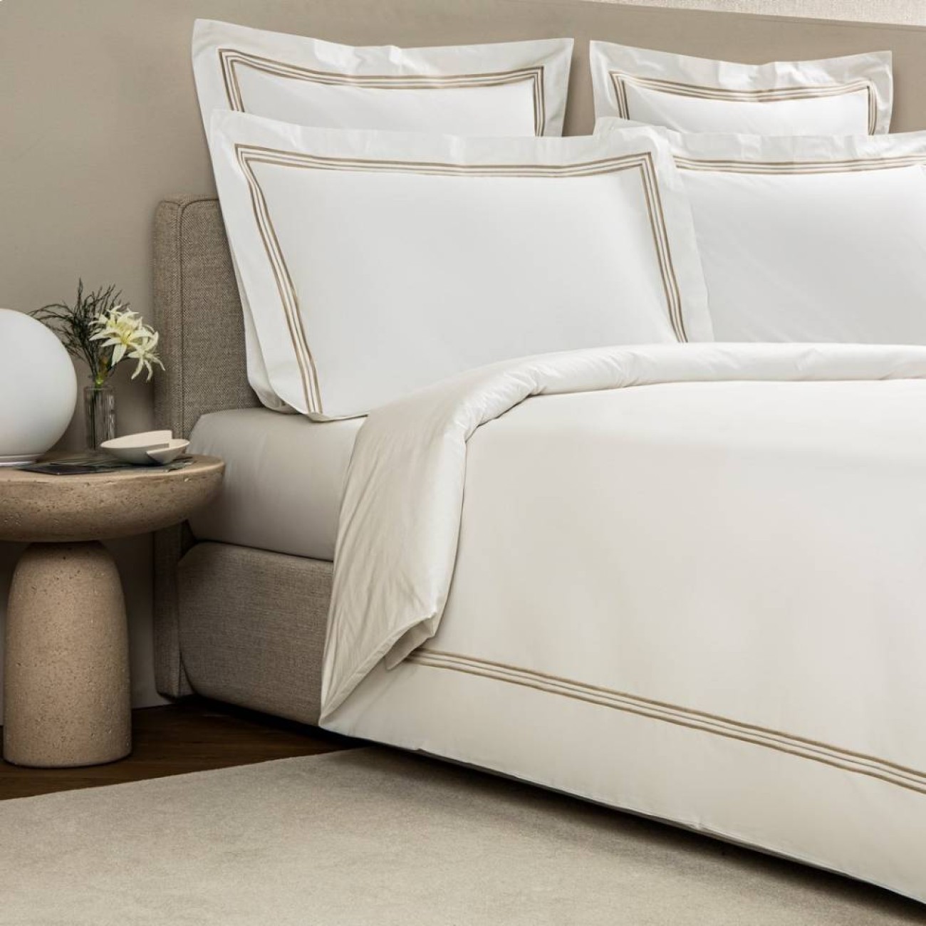 Frette Παπλωματοθήκη 240Χ220εκ. χρώμα λευκό/savage beige 100% βαμβάκι σειρά Triplo Popeline Παπλωματοθήκες