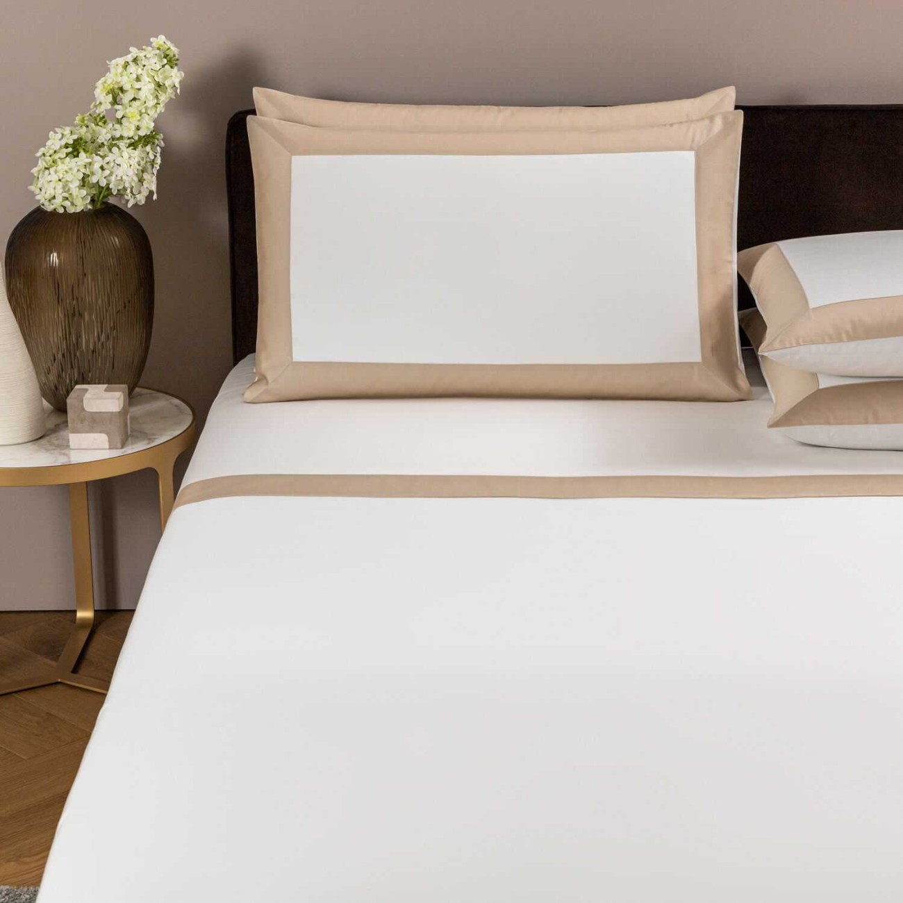 Frette Σετ σεντονια 270Χ320εκ. με 2 μαξιλαροθηκες 51Χ71εκ. milk/μπεζ ρίγα,100% βαμβακοσατέν σειρά Bold Σεντόνια