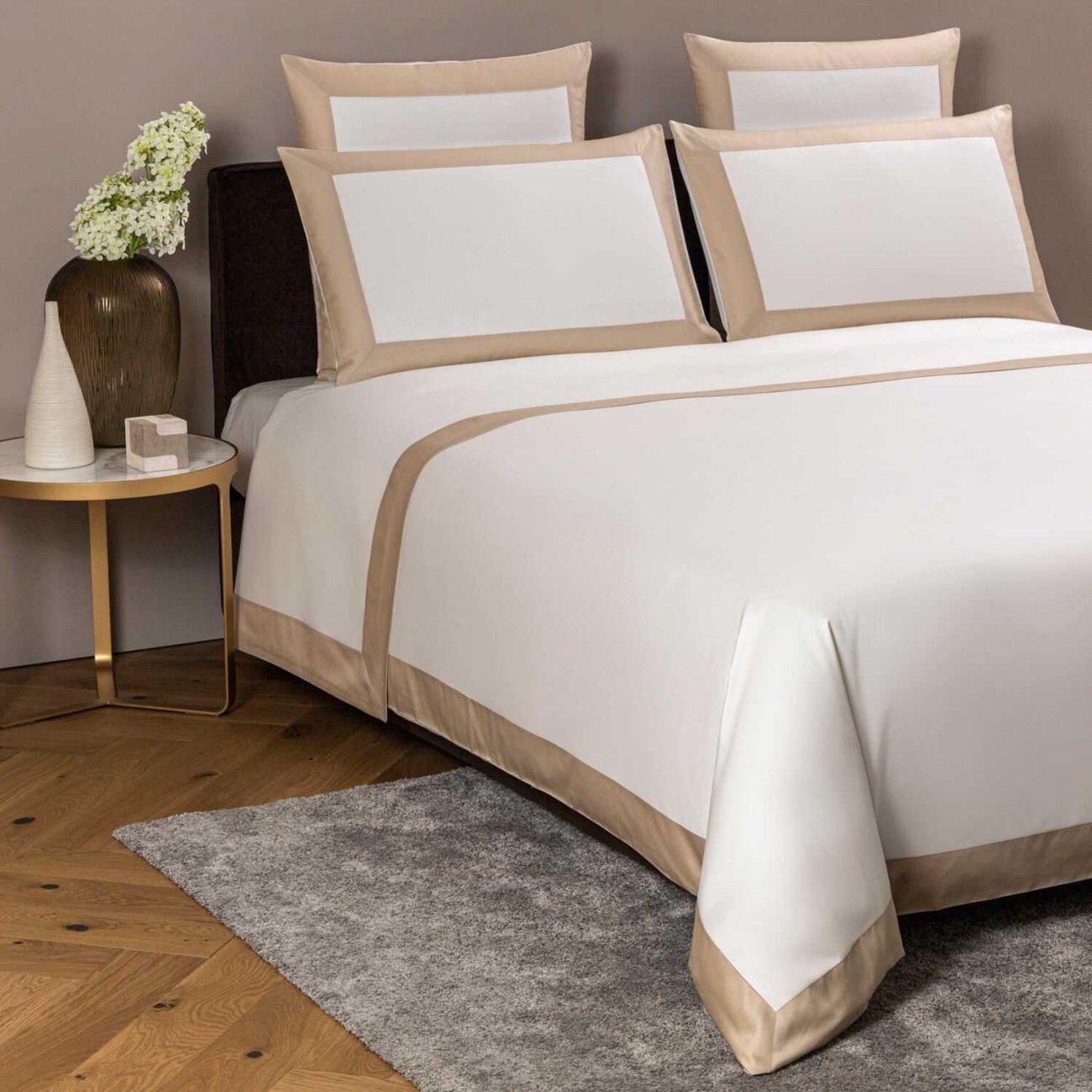 Frette Σετ σεντονια 270Χ320εκ. με 2 μαξιλαροθηκες 51Χ71εκ. milk/μπεζ ρίγα,100% βαμβακοσατέν σειρά Bold Σεντόνια