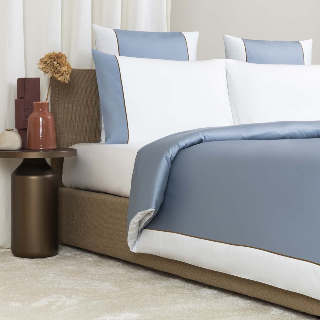 Frette Παπλωματοθήκη 260x220εκ. χρώμα dusty azure/milk, 100% βαμβακοσατέν σειρά Colour Block Παπλωματοθήκες