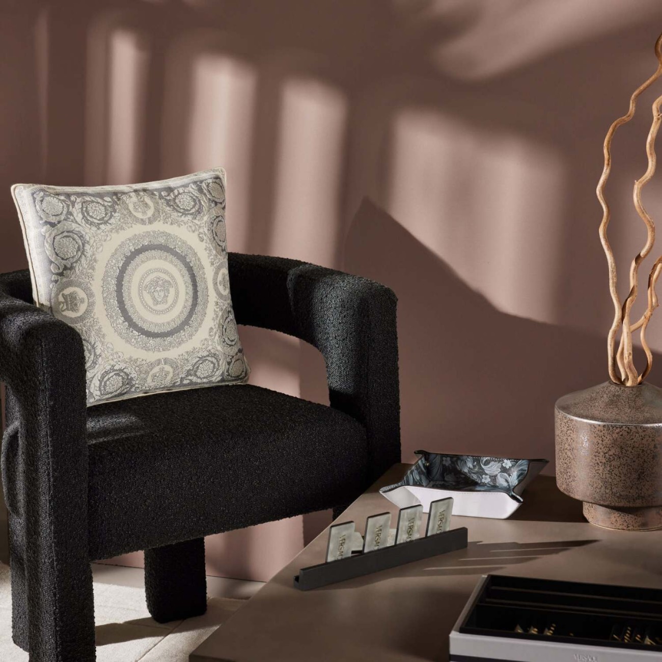 Versace Μαξιλάρι διακοσμητικό 60x60cm ασημί σειρά Crete de fleur Μαξιλάρια/Throws