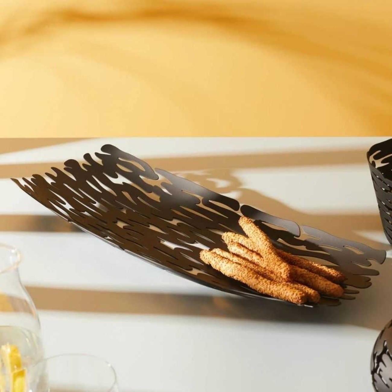 Alessi Δίσκος 51,5 x 19,5 εκ. ανοξείδωτος μαύρος σειρά Barknest Πιατέλες Σερβιρίσματος