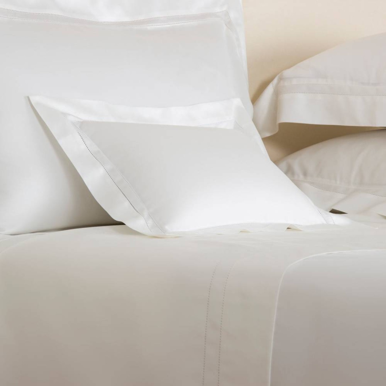 Frette Σετ σεντονια 270Χ320εκ. με 2 μαξιλαροθηκες 51Χ71εκ. χρώμα milk 100% βαμβάκι σειρά Single Ajour Σετ σεντόνια