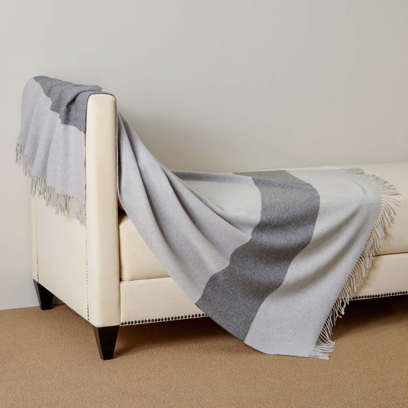Frette Ριχτάρι διακοσμητικό 130x190εκ light grey σειρά Balze Μαξιλάρια/Throws