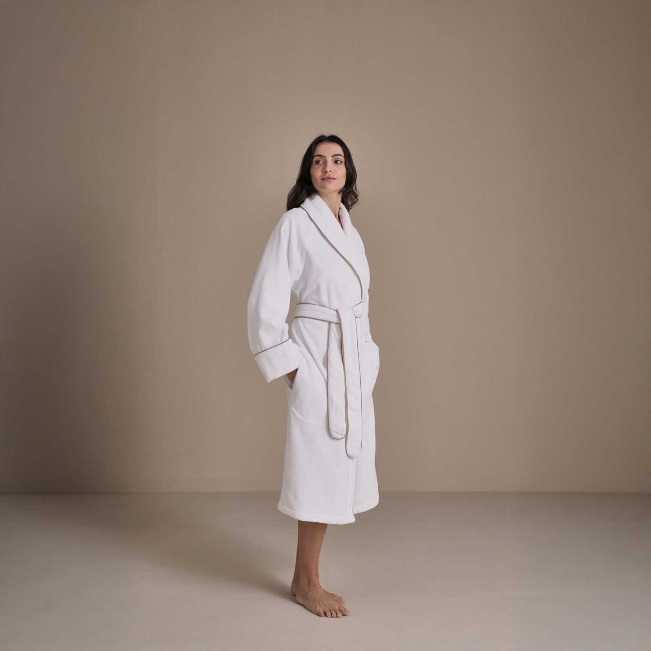 Frette Μπουρνούζι Medium χρώμα λευκό/μπεζ ρίγα, 100% βαμβάκι, 430gsm σειρά Continental Μπουρνούζια