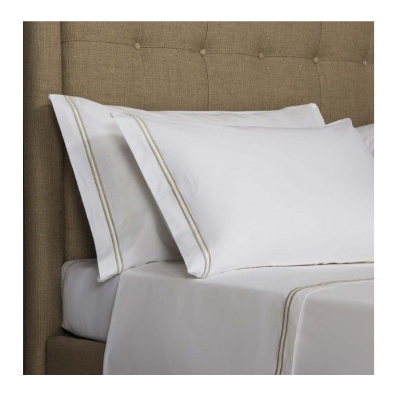 Frette  Μαξιλαροθήκη 51Χ71εκ. χρώμα λευκό/2 χακί ρίγες 100% βαμβάκι σειρά  Hotel Classic  Μαξιλαροθήκες
